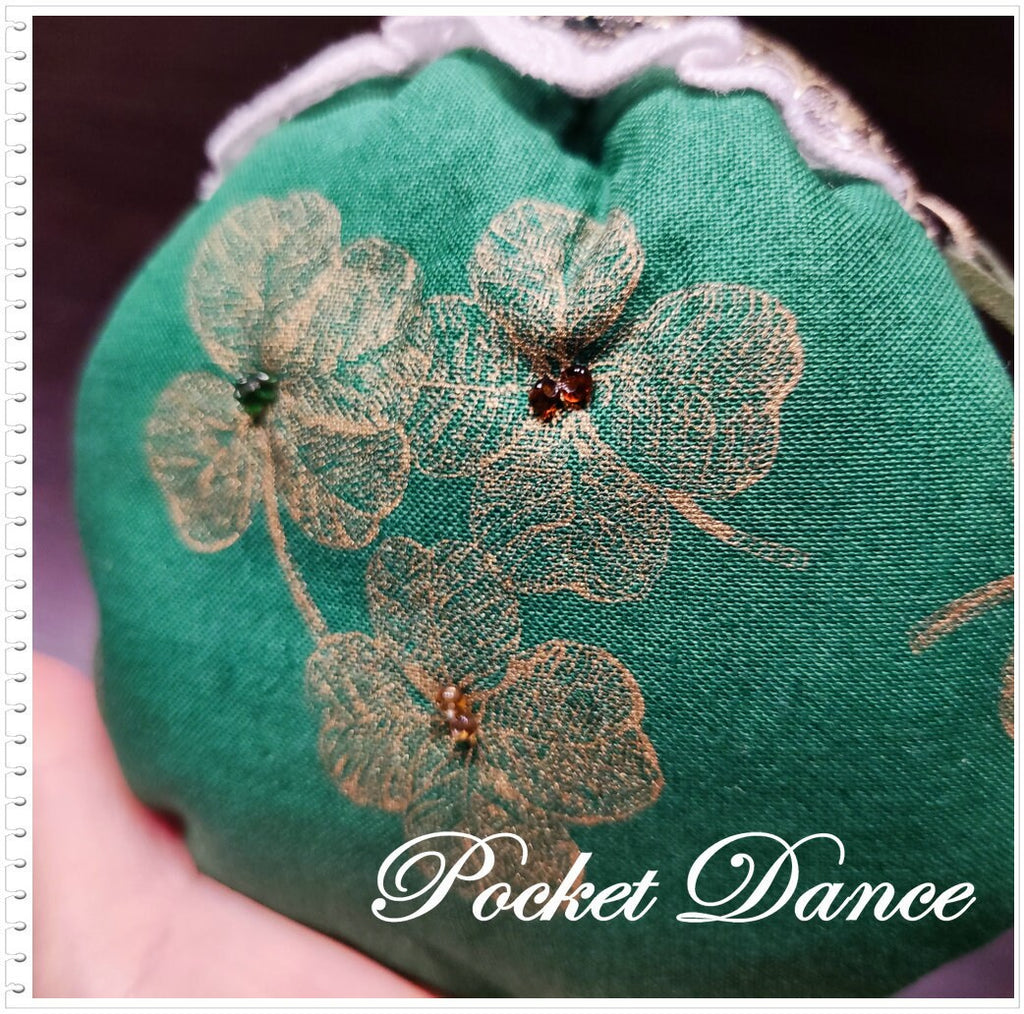 Handmade Lucky Clover Coin Purse: Green Kiss Lock Clutch
