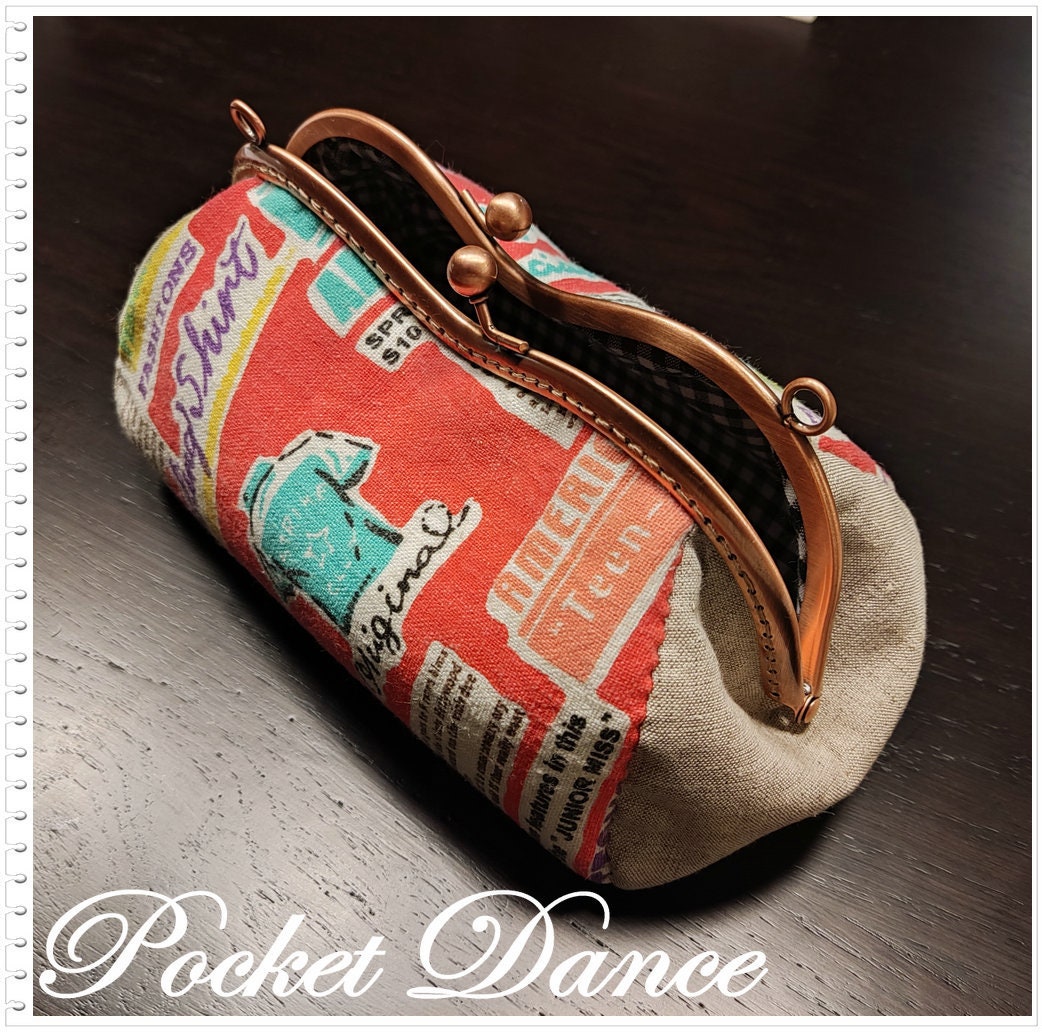 Handmade Newspaper Fabric Kiss Lock Coin Purse: Clutch Wallet