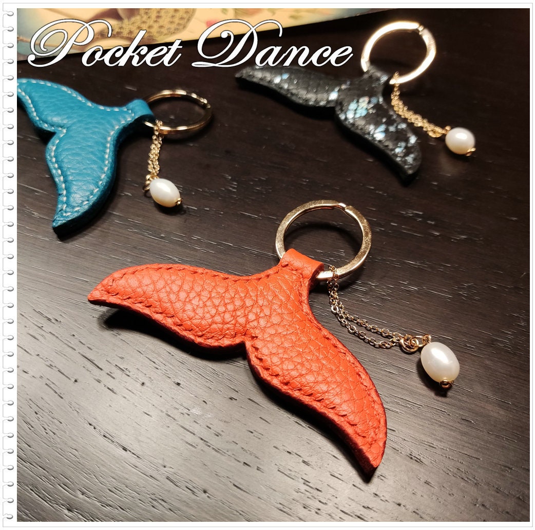 Leather Mermaid Tail Keychain: Pearl Charm Key Fob