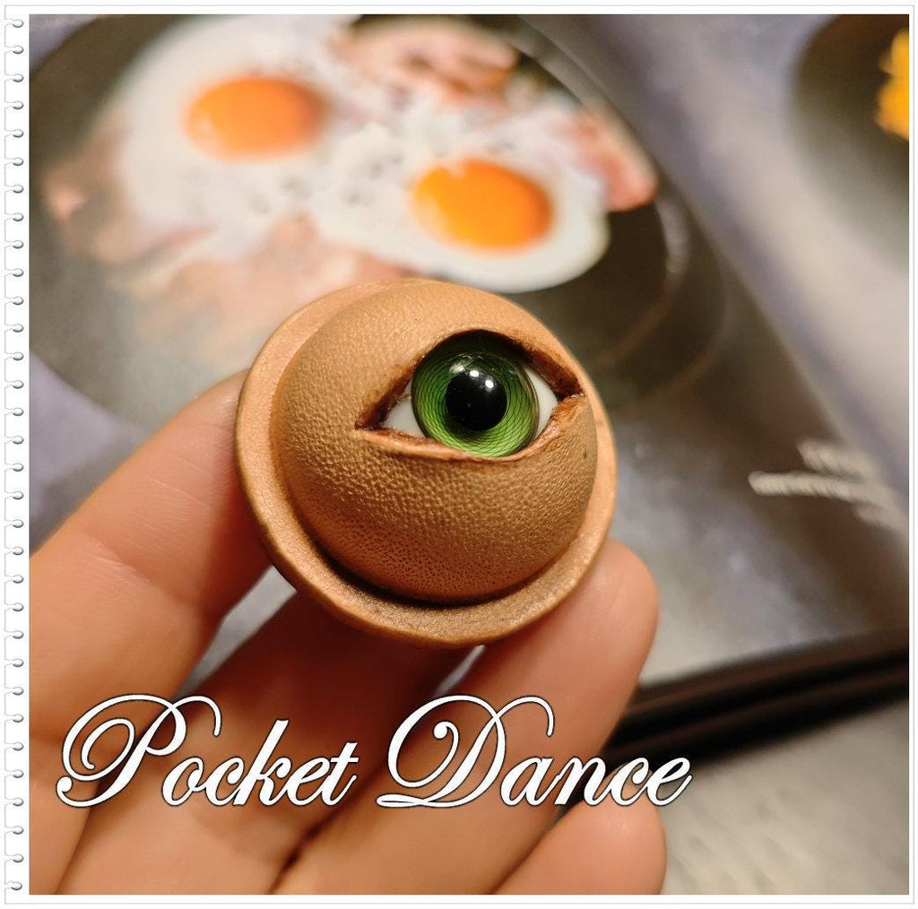 Handmade Leather Eyeball Brooch: Horror Monster Pin Pendant