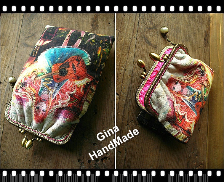 Guitar Girl Kiss Clasp Coin Purse: Handmade Card Wallet