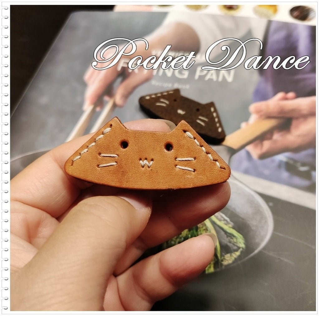 Handmade Leather Cat Corner Bookmark: Gift for Book Lovers