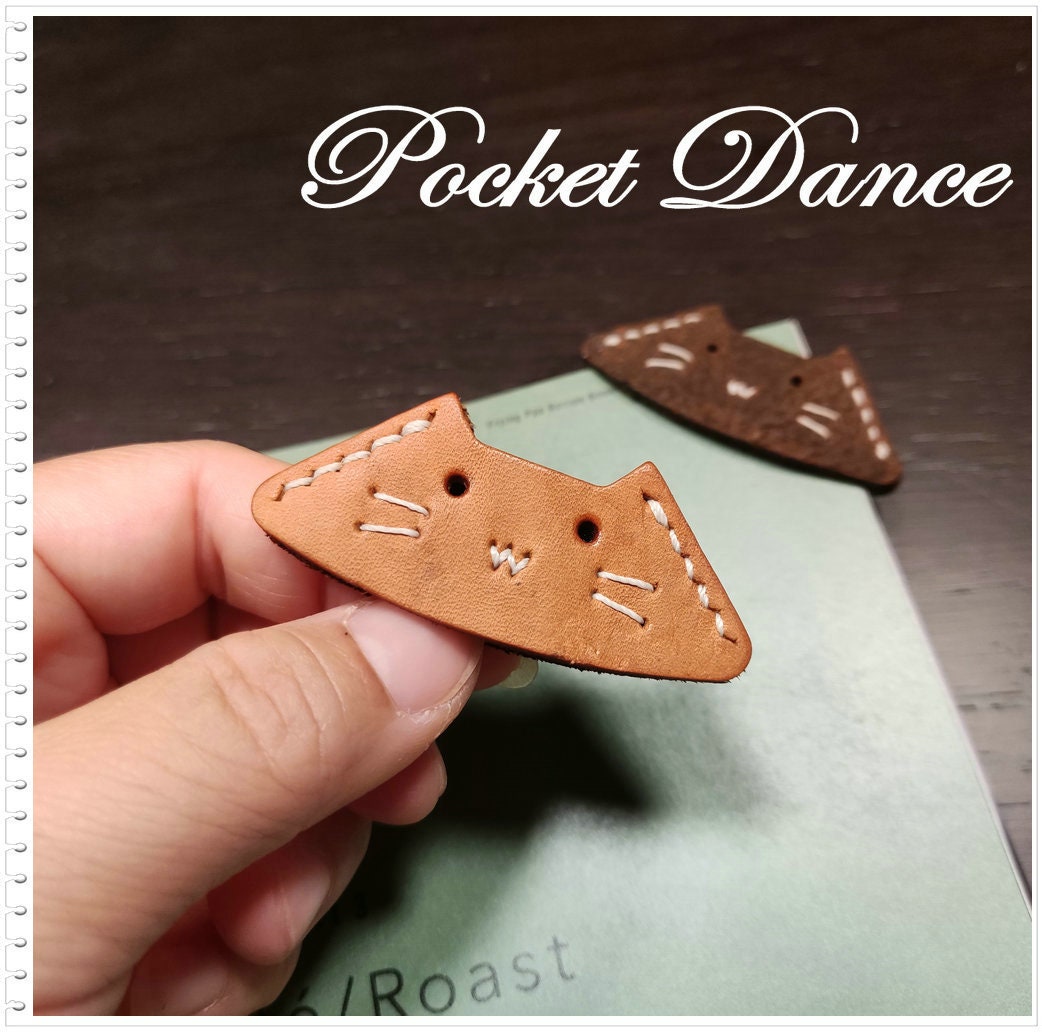 Handmade Leather Cat Corner Bookmark: Gift for Book Lovers