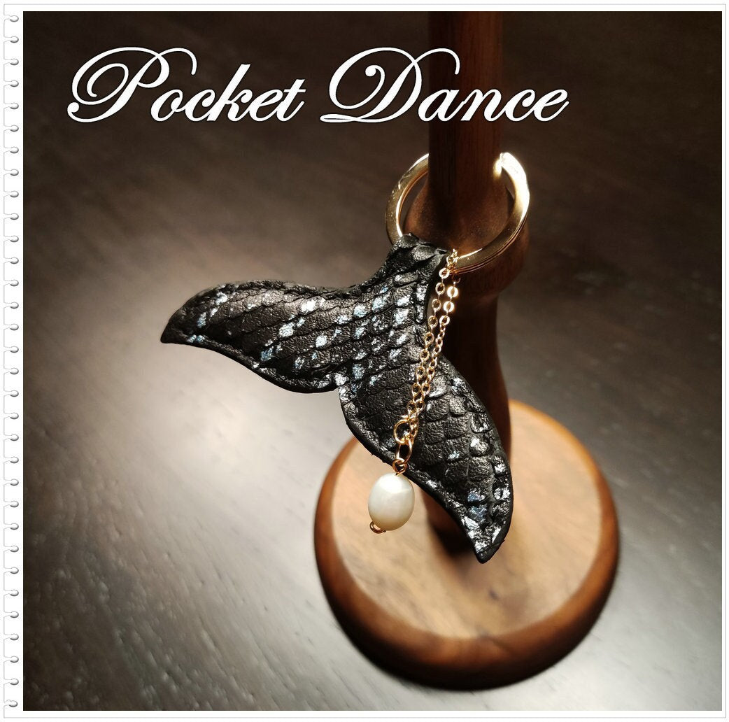 Leather Mermaid Tail Keychain: Pearl Charm Key Fob
